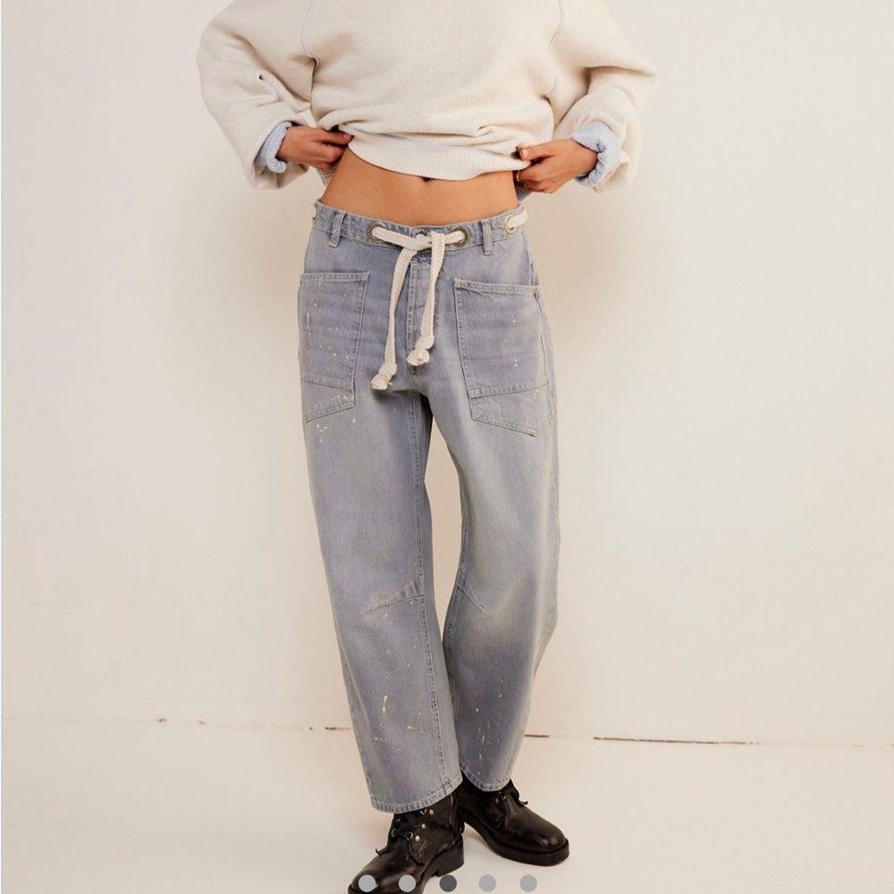 Free people moxie pull on barrel jeans.  Color Grey in size 24